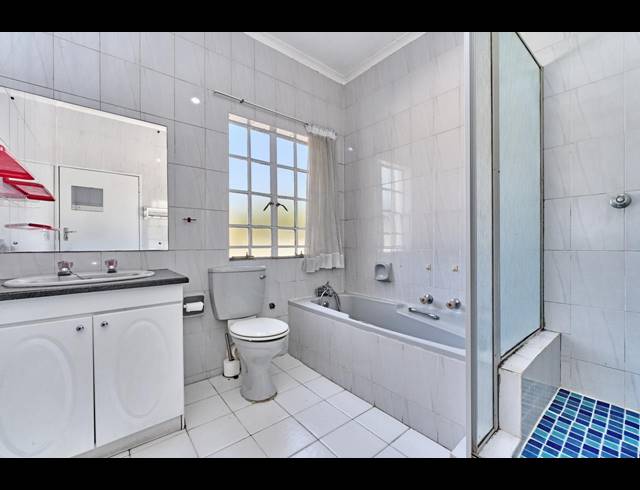4 BEDROOM HOUSE FOR SALE IN BENMORE GARDENS